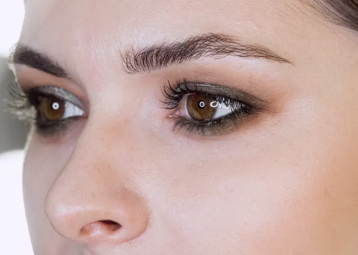 Close-up of a pair of eyes with natural lashes